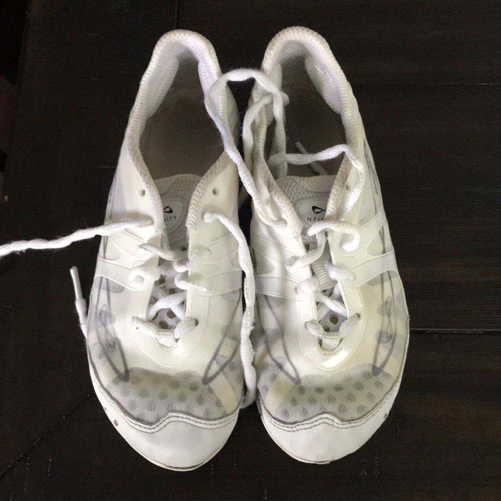 Nfinity Vengeance Cheer Shoes size 3Y White